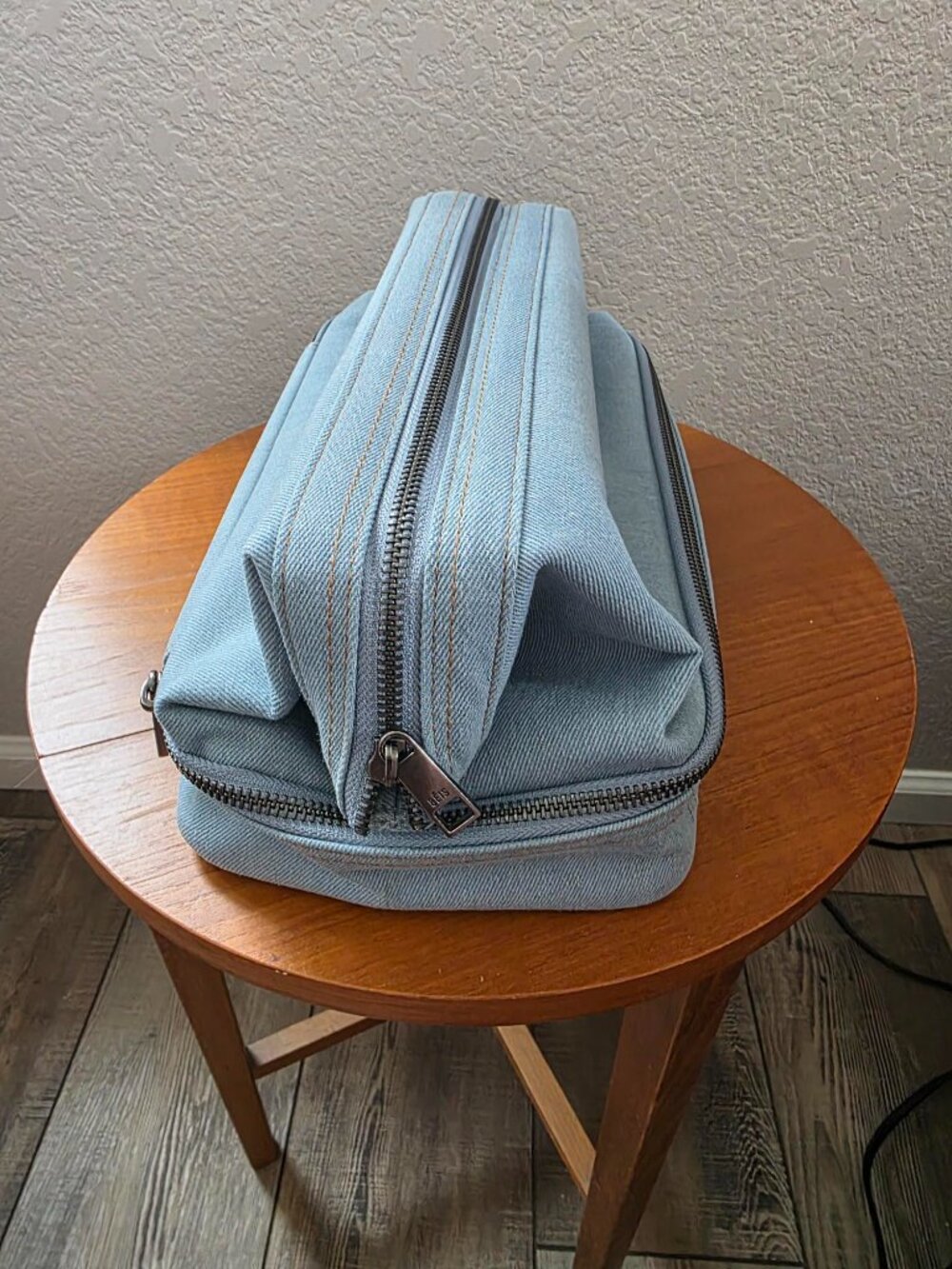 GAP x BÉIS Limited Edition Dopp Kit Denim Blue Travel Toiletry Bag - Picture 6 of 12